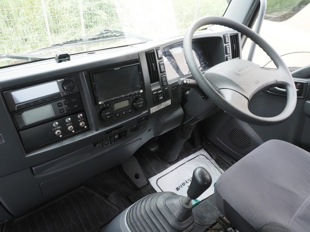 いすゞ フォワード 冷凍バン 中型 TKG-FRR90T2 年式 H28[写真29]