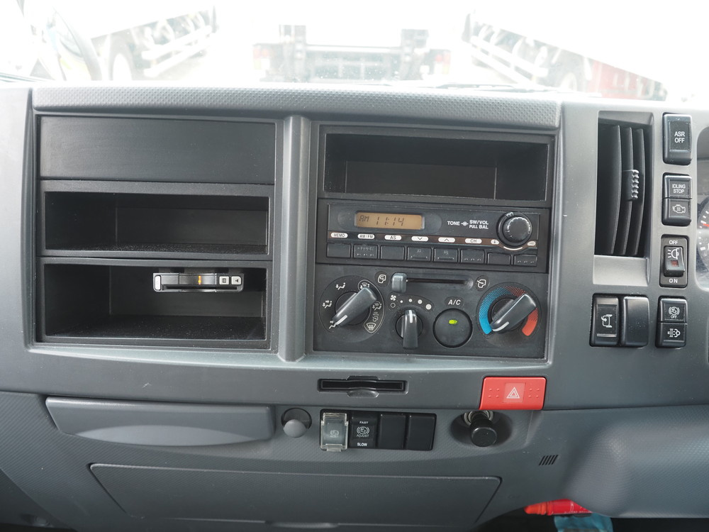 いすゞ エルフ バン車 小型 TKG-NMR85AN 年式 H26[写真25]