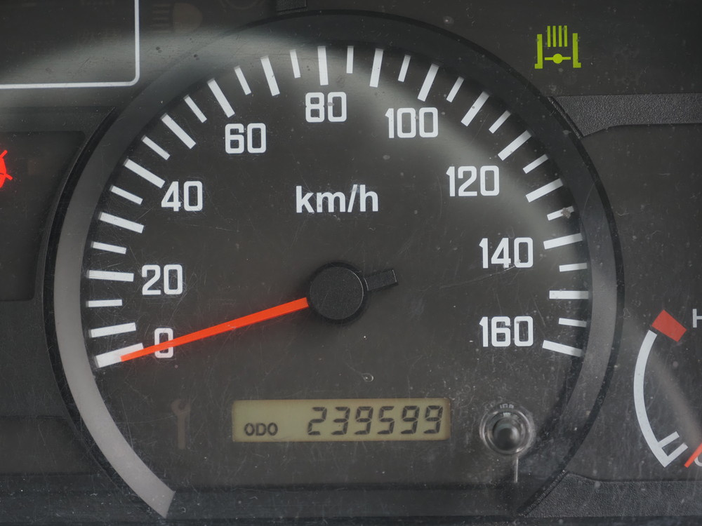 いすゞ エルフ バン車 小型 TKG-NMR85AN 年式 H26[写真28]