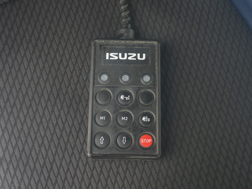 いすゞ ギガ 冷凍バン 大型 QPG-CYL77B 年式 H28[写真30]