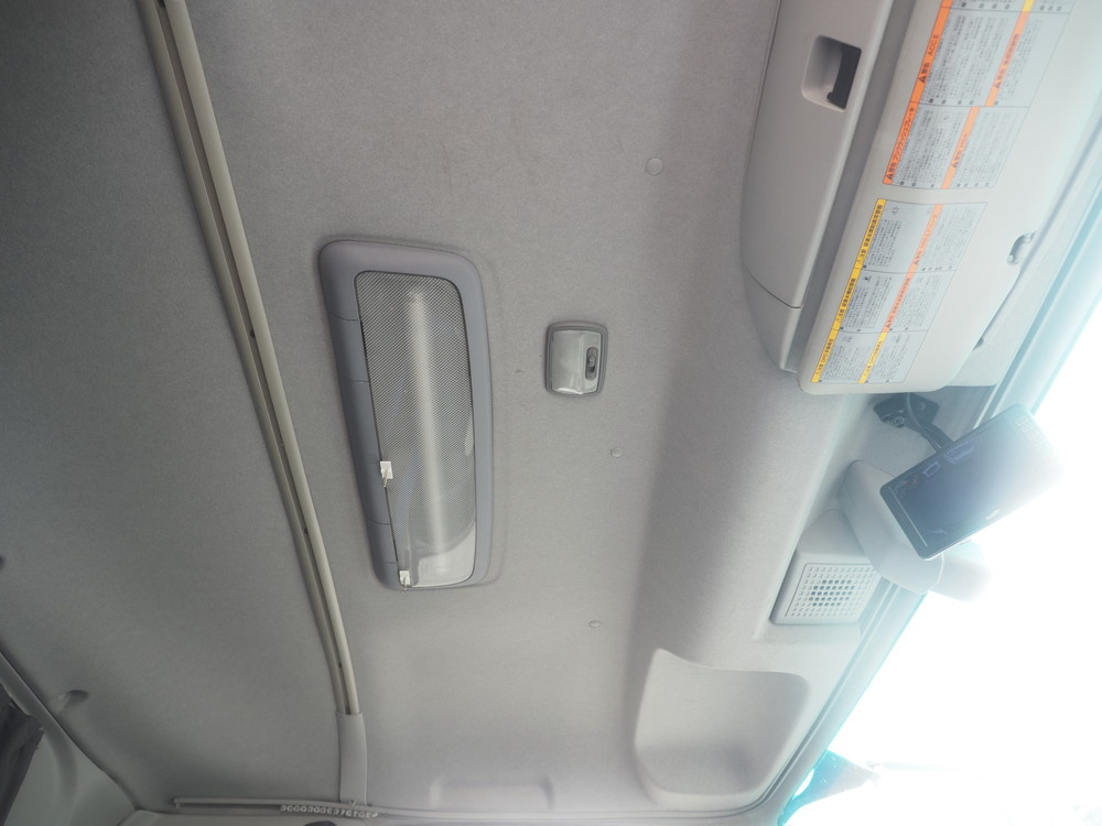 いすゞ ギガ 冷凍バン 大型 QPG-CYL77B 年式 H28[写真32]