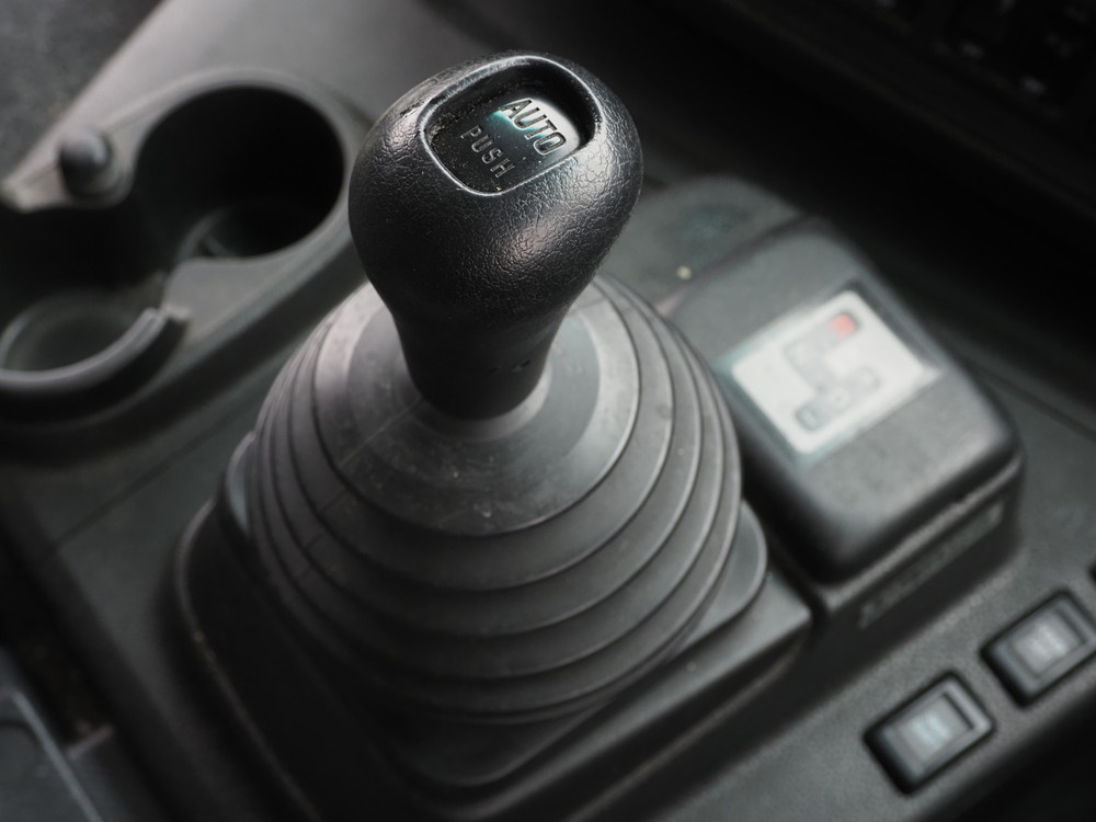 いすゞ ギガ 冷凍バン 大型 QPG-CYL77B 年式 H28[写真28]