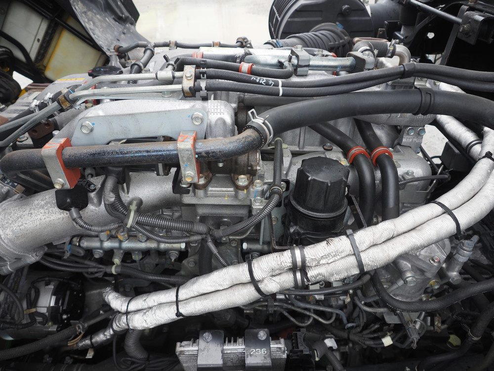 いすゞ ギガ 冷凍ウイング 大型 QKG-CYJ77B 年式 H29[写真50]