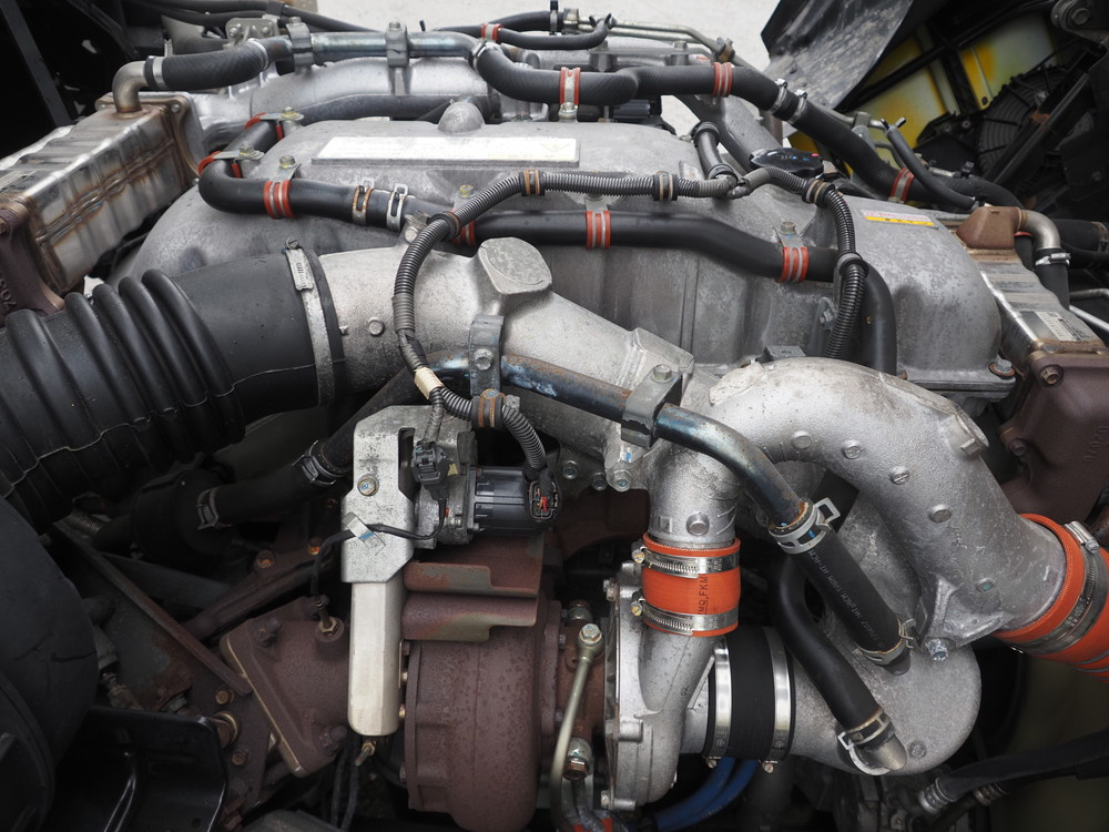 いすゞ ギガ 冷凍ウイング 大型 QKG-CYJ77B 年式 H29[写真51]