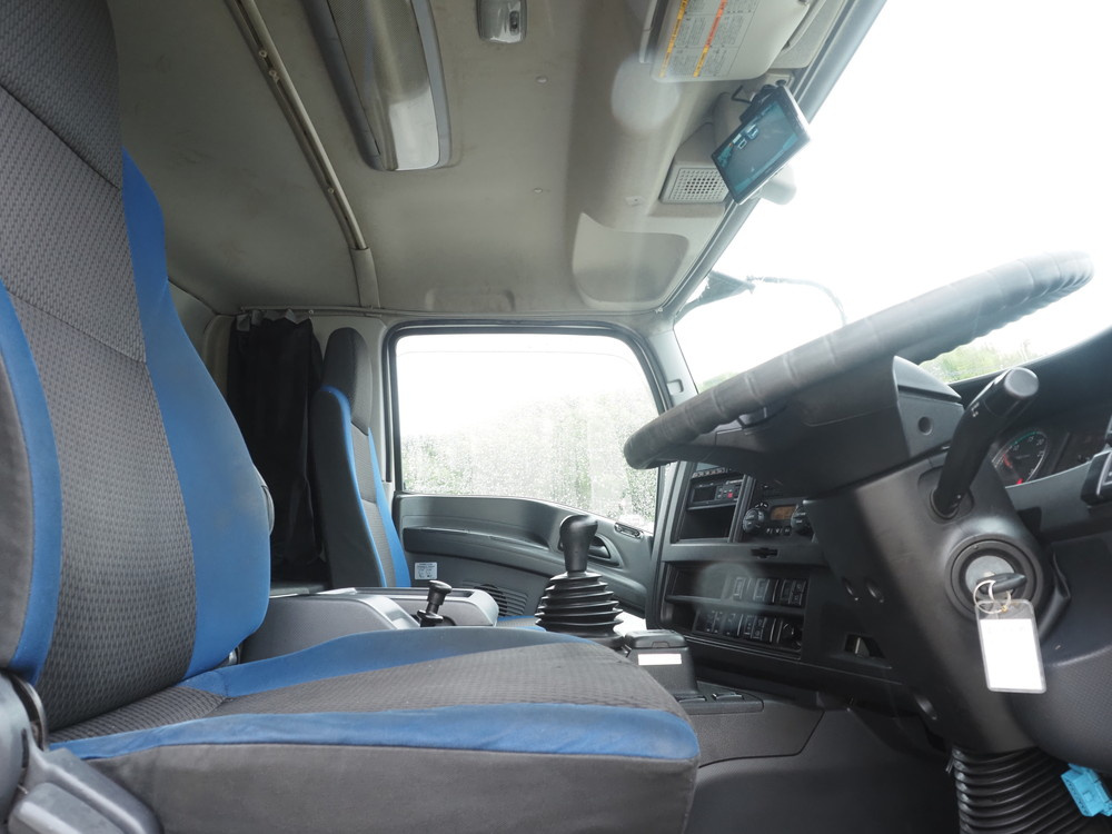 いすゞ ギガ 冷凍ウイング 大型 QKG-CYJ77B 年式 H29[写真31]