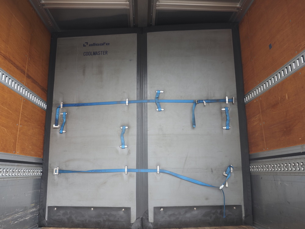 いすゞ フォワード 冷凍ウイング 中型 TKG-FRR90T2 年式 H26[写真32]