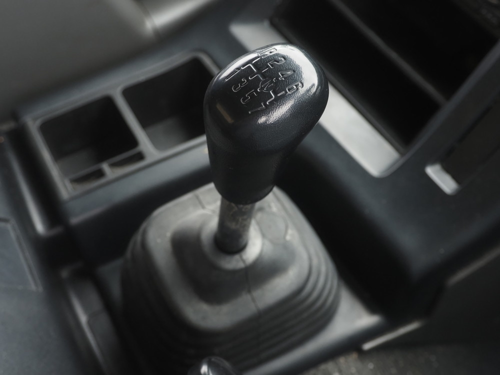 いすゞ ギガ ウイング車 大型 QKG-CYJ77A 年式 H27[写真23]