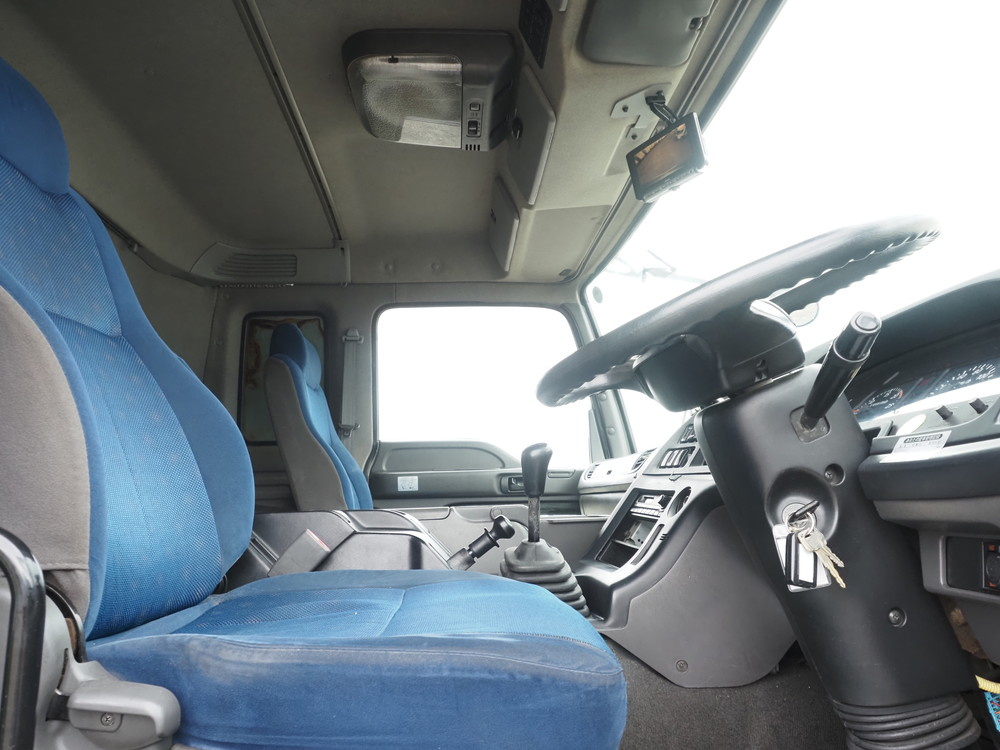 いすゞ ギガ ウイング車 大型 QKG-CYJ77A 年式 H27[写真20]