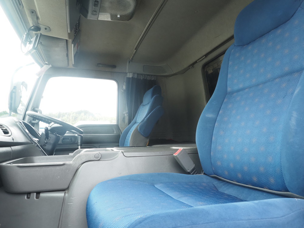 いすゞ ギガ ウイング車 大型 QKG-CYJ77A 年式 H27[写真29]