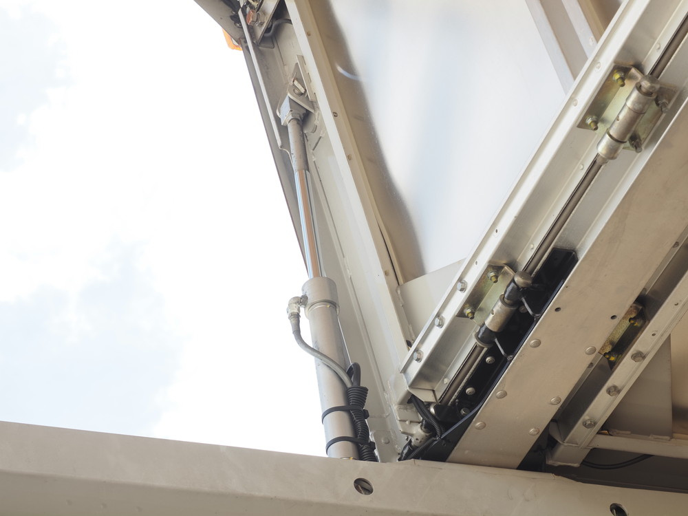 いすゞ フォワード ウイング車 中型 TKG-FRR90S2 年式 H26[写真10]