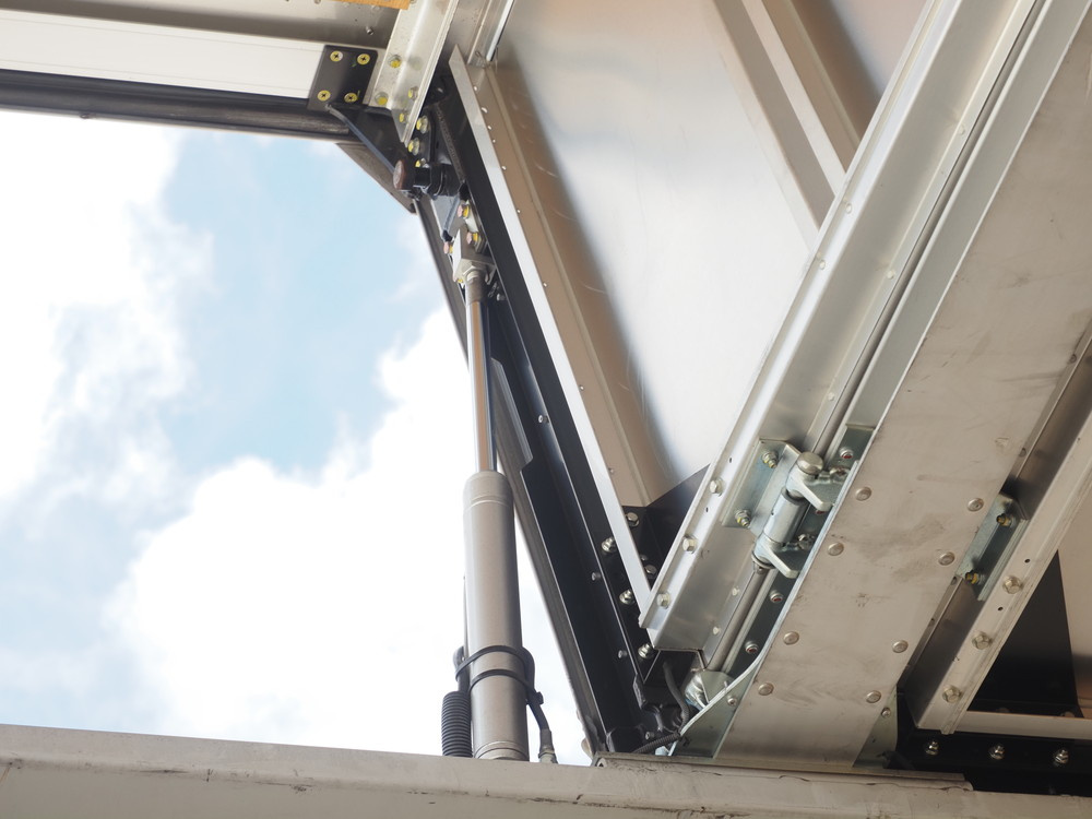 日野 プロフィア ウイング車 大型 2DG-FR1AHG 年式 R1[写真13]