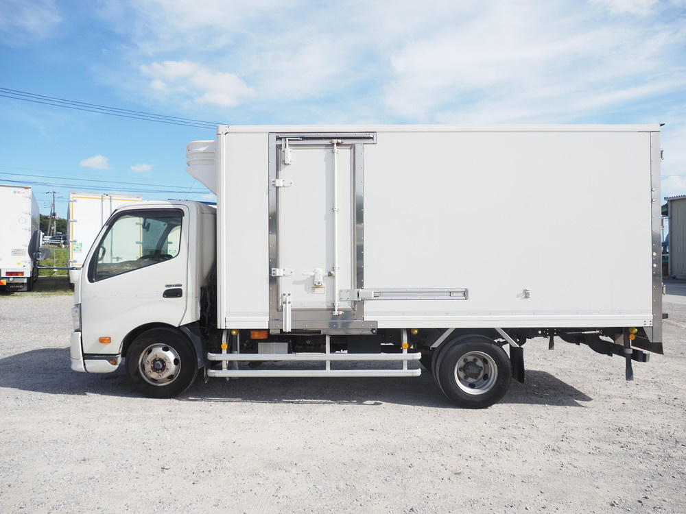 日野 デュトロ 冷凍バン 小型 TKG-XZU710M 年式 H29[写真08]