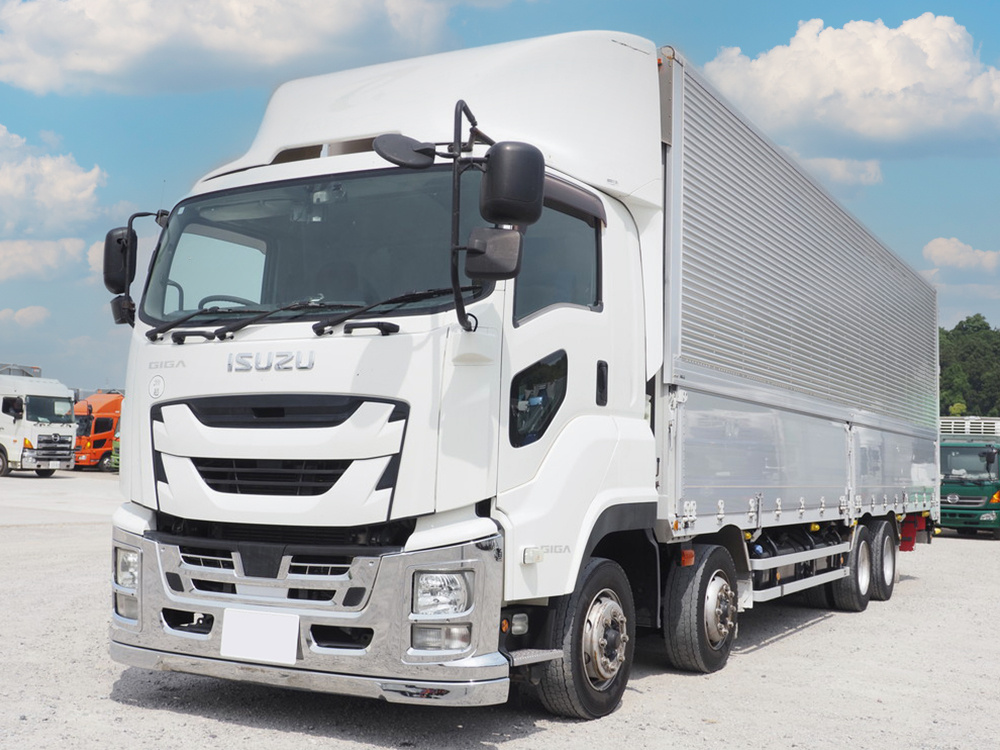 いすゞ ギガ ウイング車 大型 QKG-CYJ77B 年式 H28[写真01]