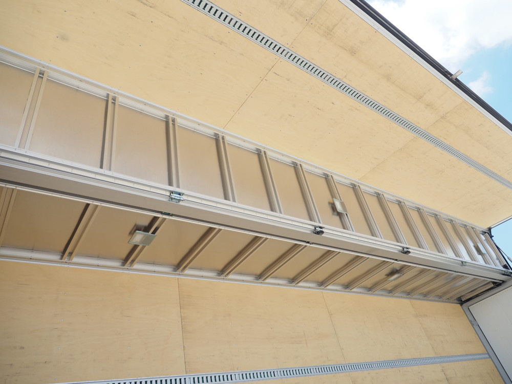 いすゞ ギガ ウイング車 大型 2PG-CYJ77C 年式 R3[写真21]