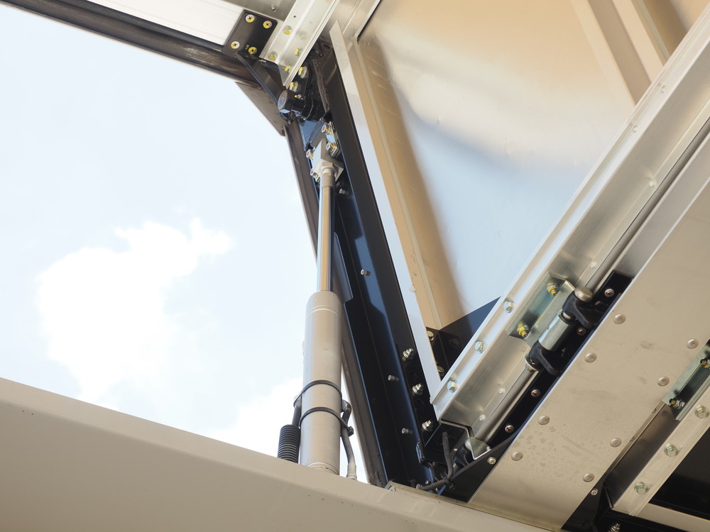 いすゞ ギガ ウイング車 大型 2PG-CYJ77C 年式 R3[写真12]