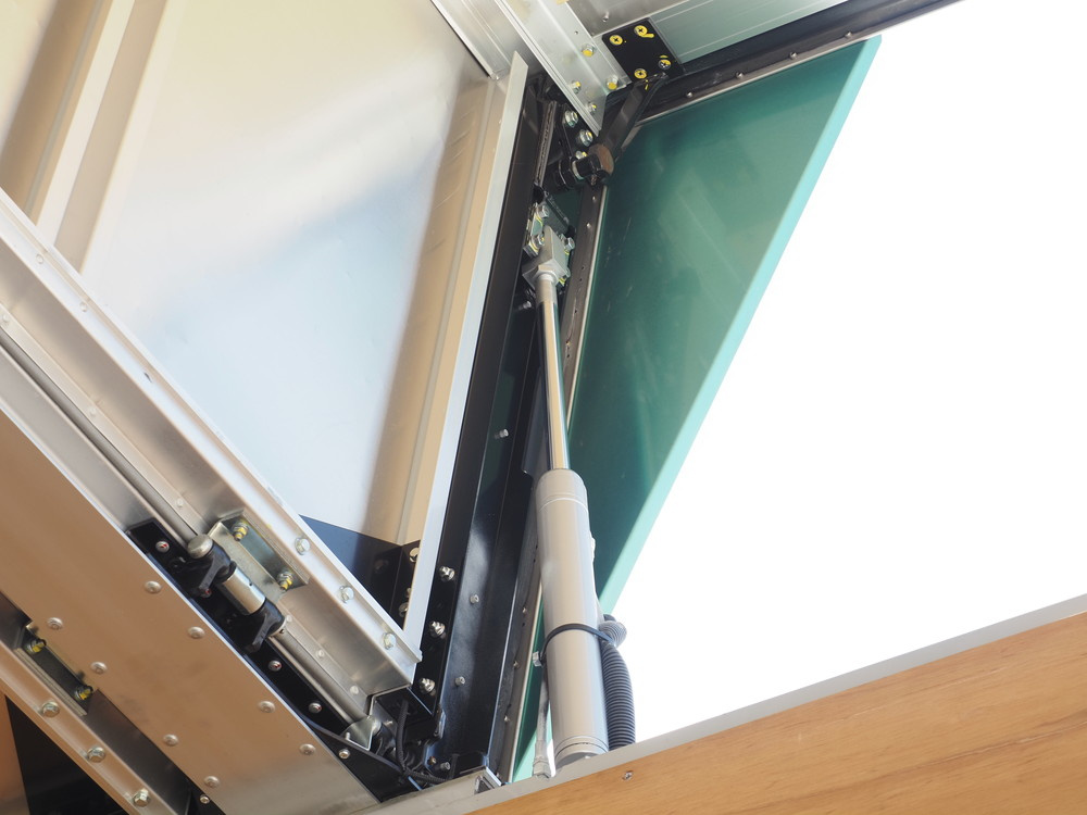 いすゞ ギガ ウイング車 大型 2PG-CYJ77C 年式 R3[写真11]