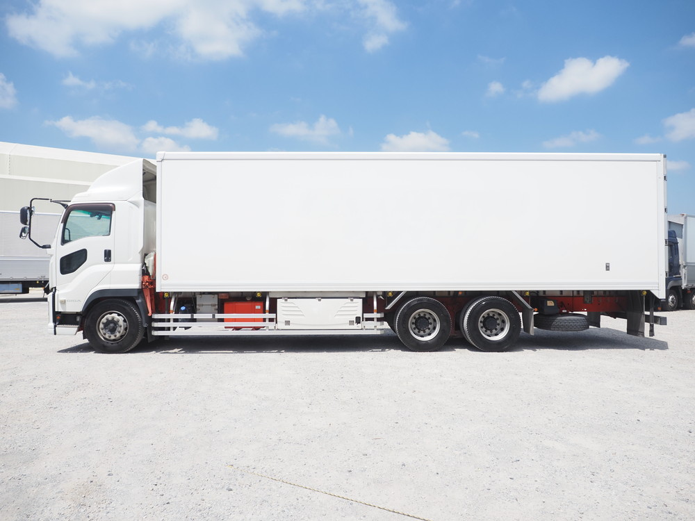 いすゞ ギガ 冷凍バン 大型 QPG-CYL77B 年式 H28[写真12]