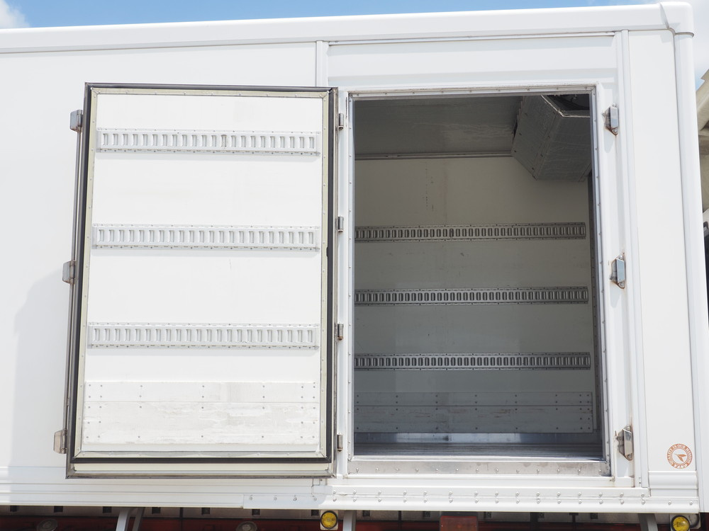 いすゞ ギガ 冷凍バン 大型 QPG-CYL77B 年式 H28[写真11]