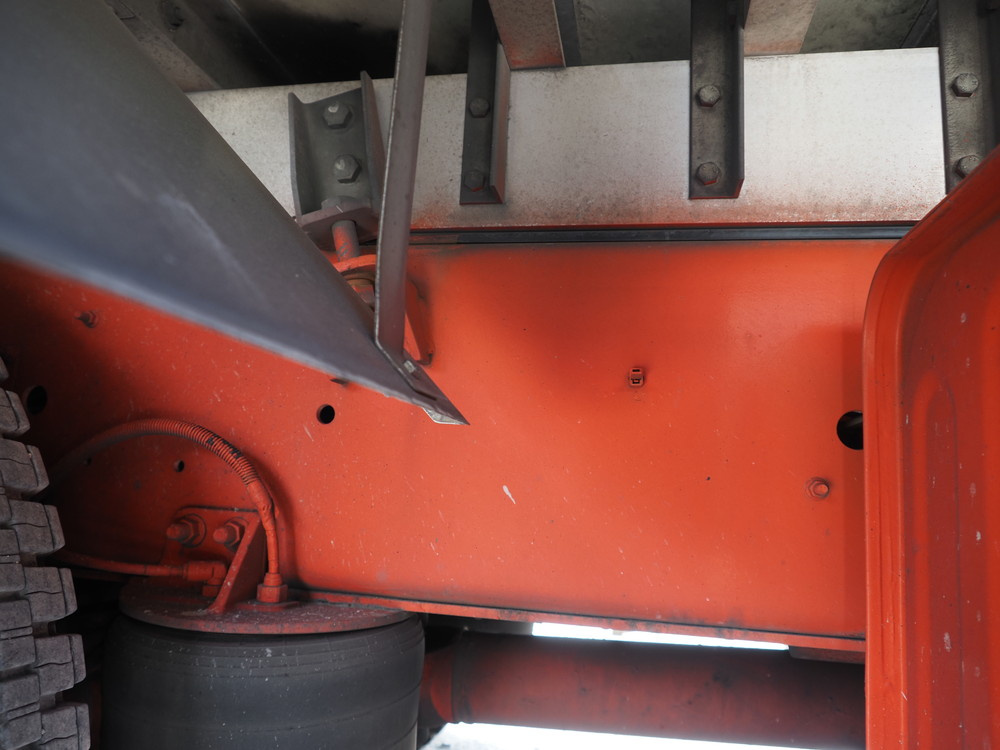 いすゞ ギガ 冷凍バン 大型 QPG-CYL77B 年式 H28[写真40]