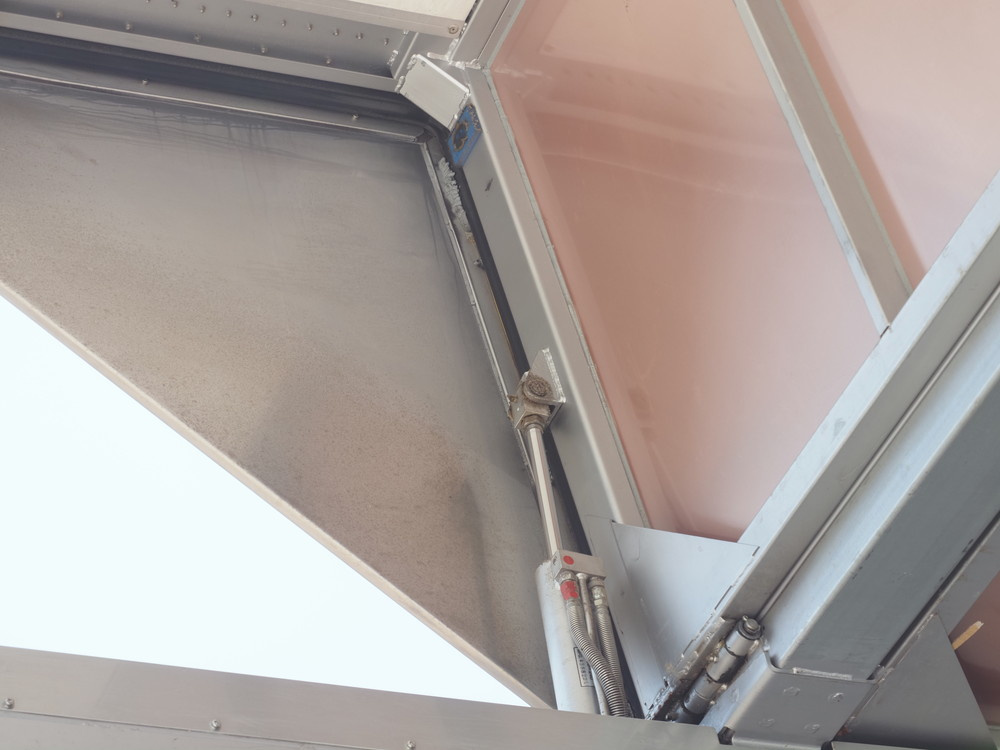 三菱ふそう スーパーグレート ウイング車 大型 QKG-FU54VZ 年式 H24[写真20]