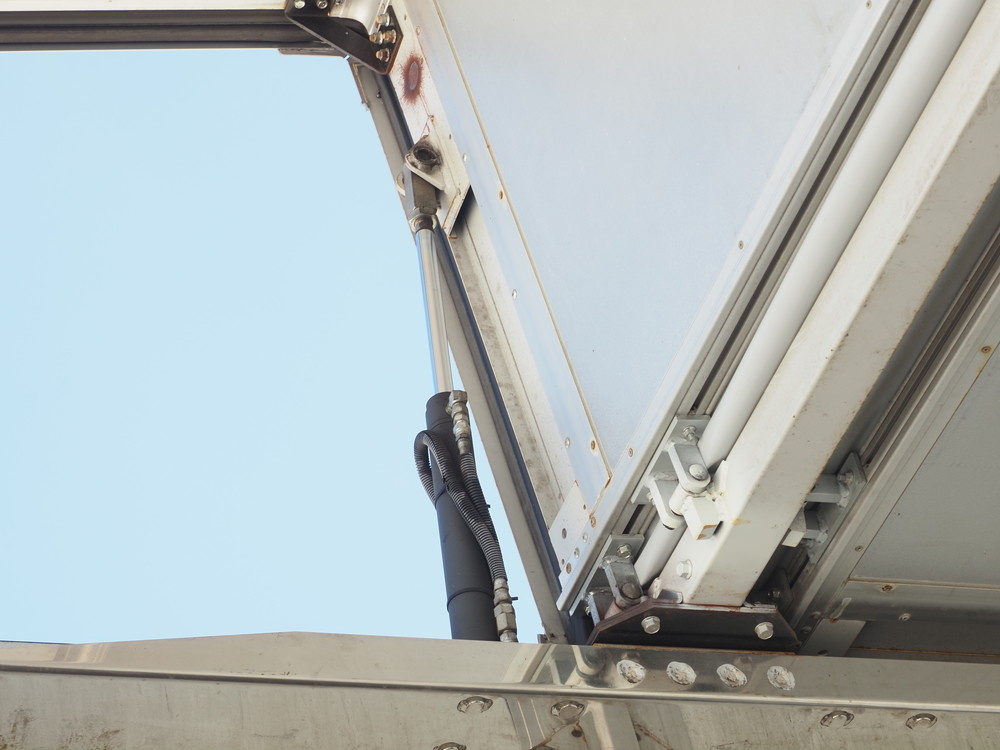 三菱ふそう スーパーグレート 冷凍ウイング 大型 QPG-FU64VZ 年式 H27[写真13]