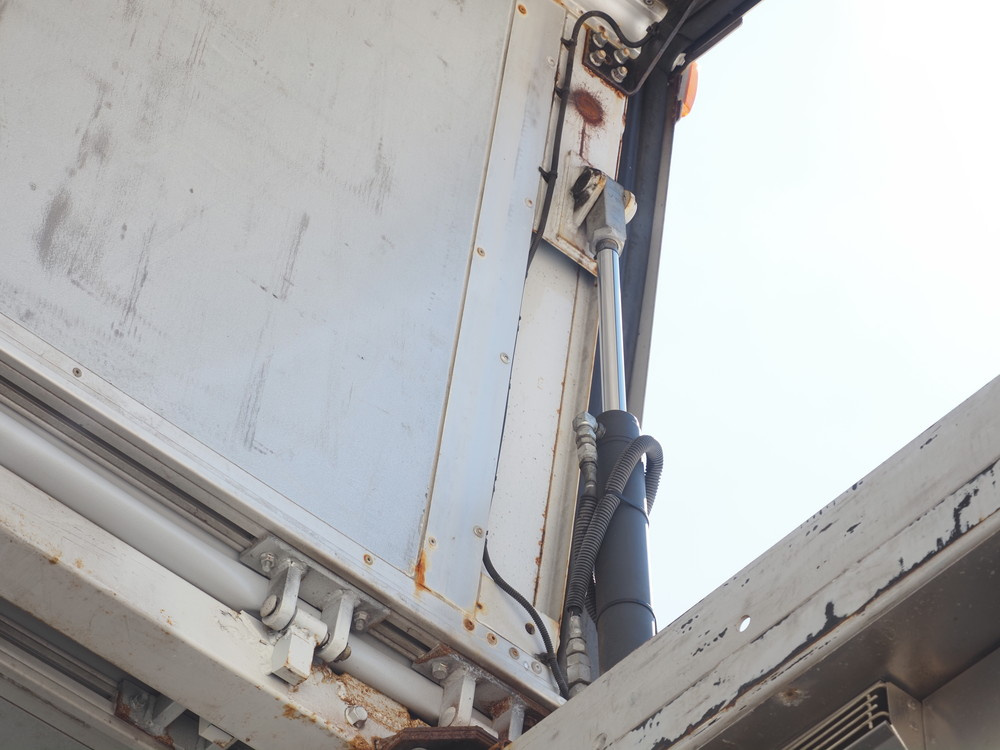 三菱ふそう スーパーグレート 冷凍ウイング 大型 QPG-FU64VZ 年式 H27[写真12]