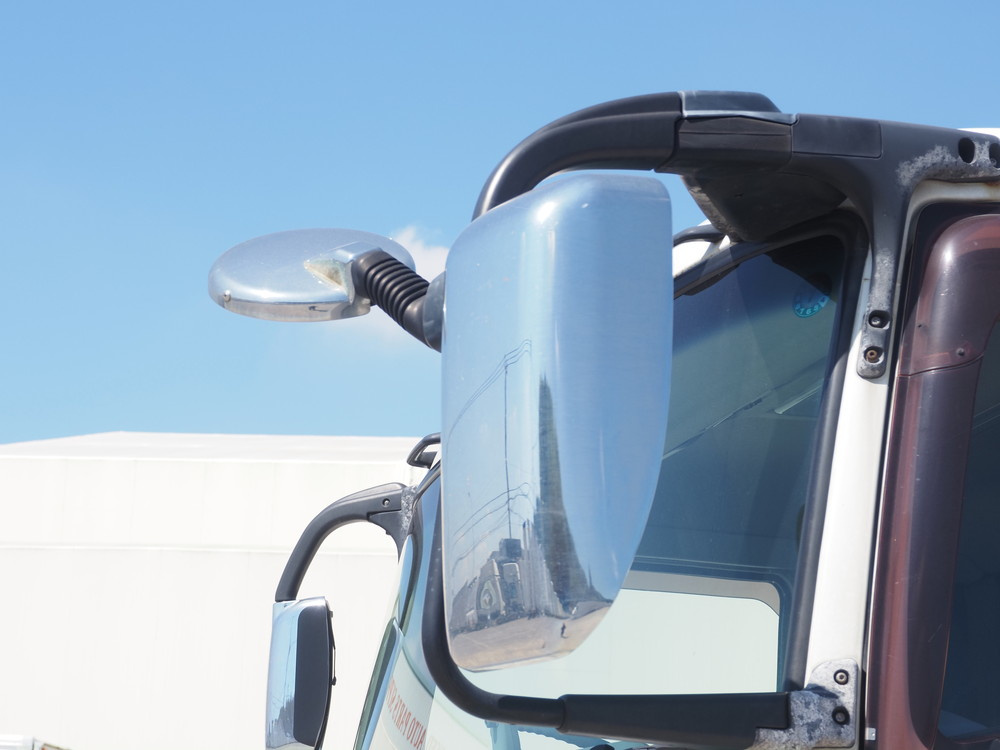 三菱ふそう スーパーグレート 冷凍ウイング 大型 QPG-FU64VZ 年式 H27[写真08]