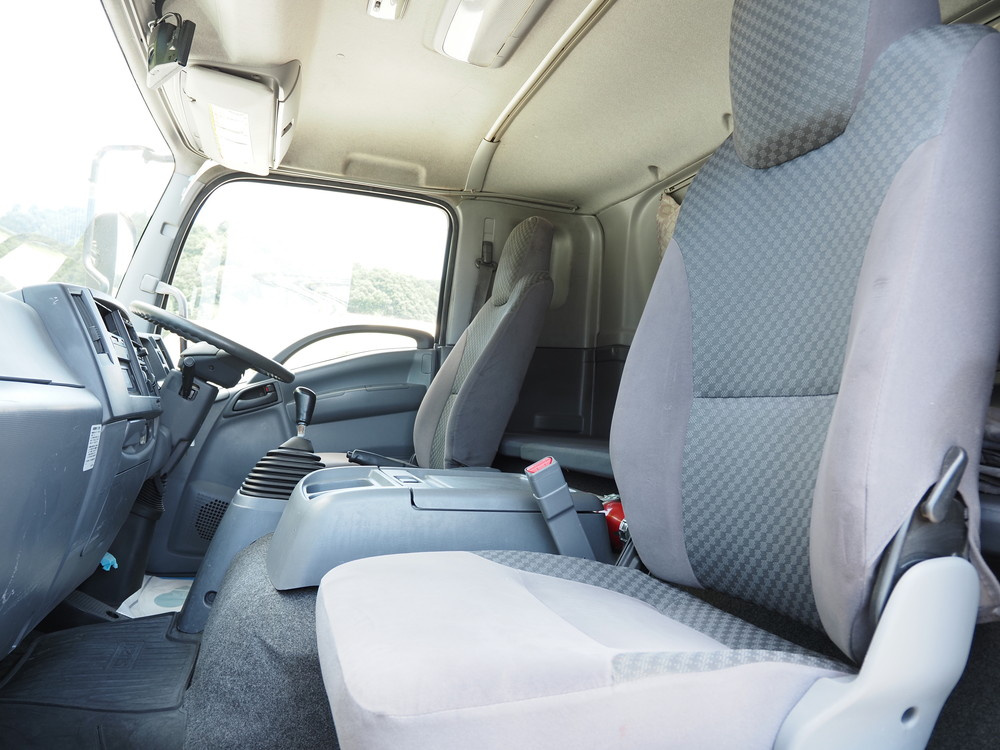 いすゞ フォワード 冷凍ウイング 中型 TKG-FRR90T2 年式 H26[写真44]