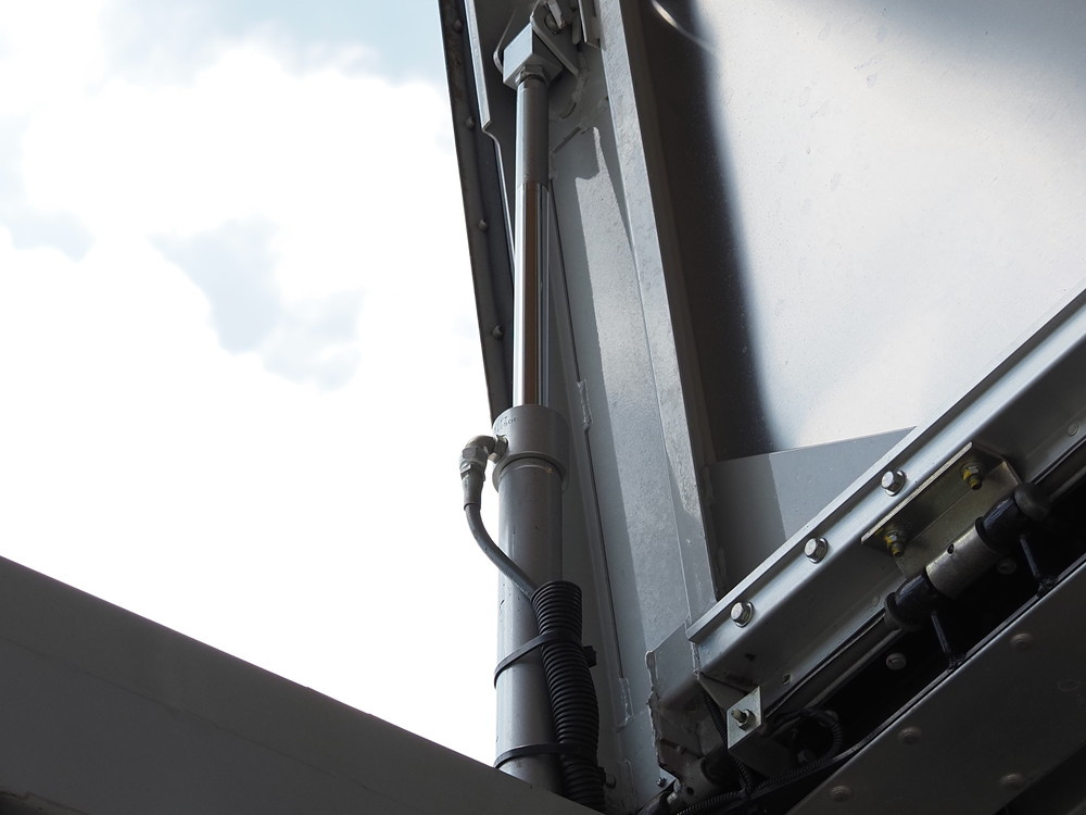 いすゞ フォワード 冷凍ウイング 中型 TKG-FRR90T2 年式 H26[写真19]