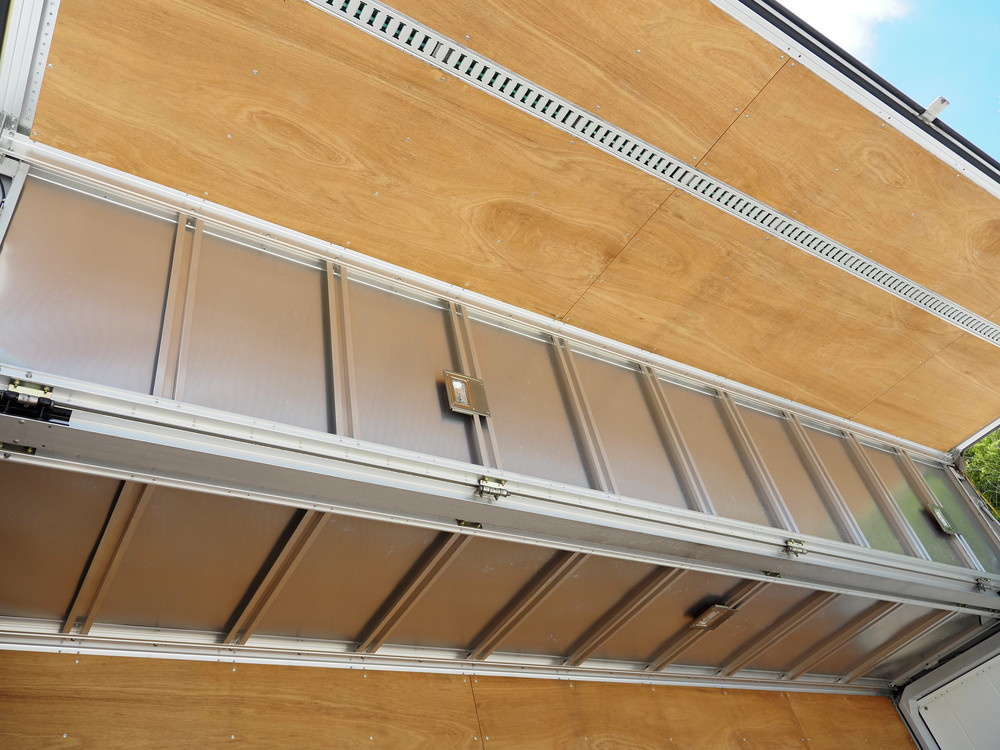 いすゞ フォワード 冷凍ウイング 中型 TKG-FRR90T2 年式 H26[写真23]