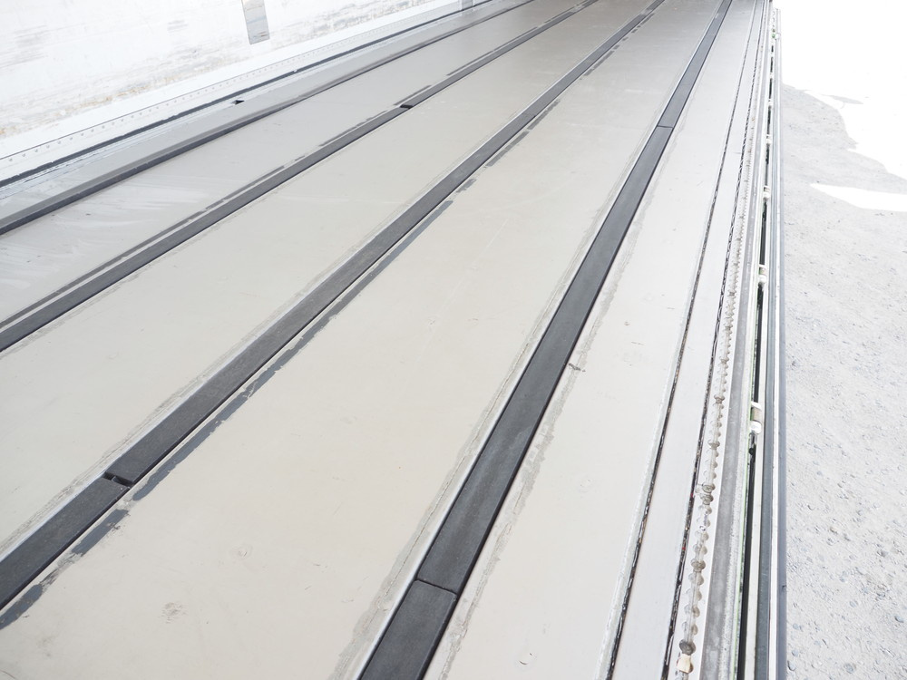 いすゞ ギガ 冷凍ウイング 大型 QKG-CYJ77A 年式 H27[写真26]