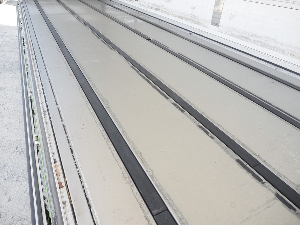 いすゞ ギガ 冷凍ウイング 大型 QKG-CYJ77A 年式 H27[写真27]