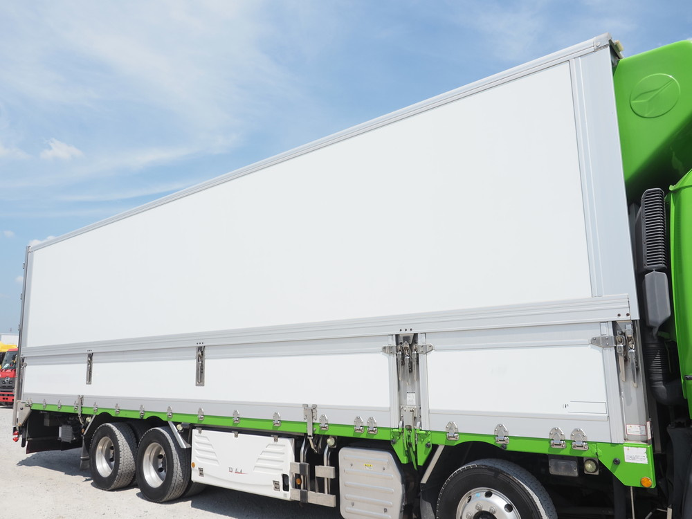 いすゞ ギガ 冷凍ウイング 大型 QKG-CYJ77A 年式 H27[写真10]