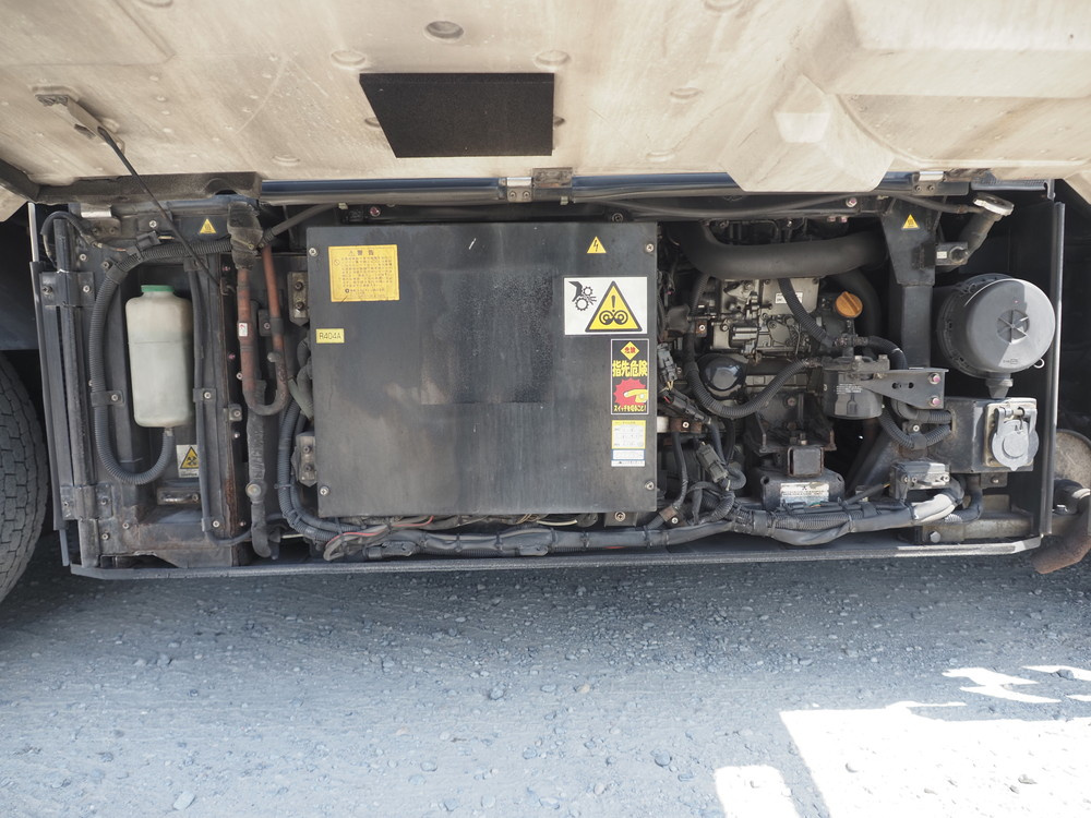 いすゞ ギガ 冷凍ウイング 大型 QKG-CYJ77A 年式 H27[写真11]