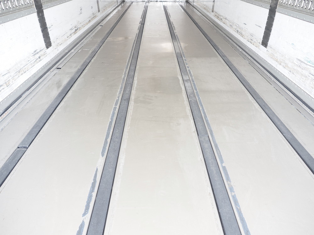 いすゞ ギガ 冷凍ウイング 大型 QKG-CYJ77A 年式 H27[写真32]