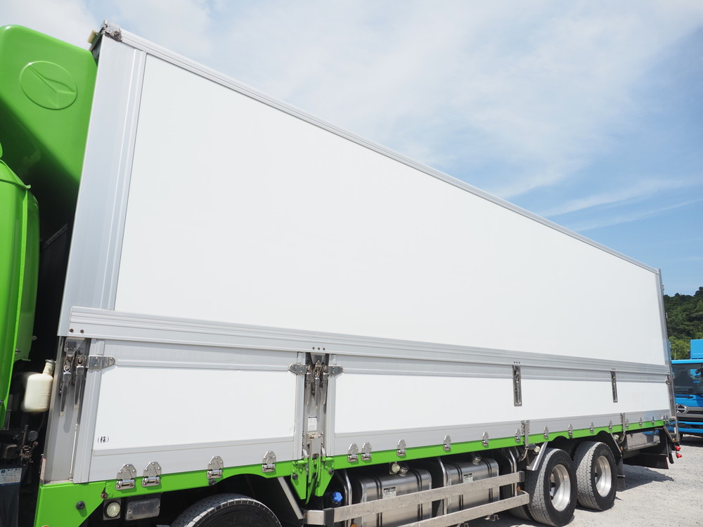 いすゞ ギガ 冷凍ウイング 大型 QKG-CYJ77A 年式 H27[写真16]