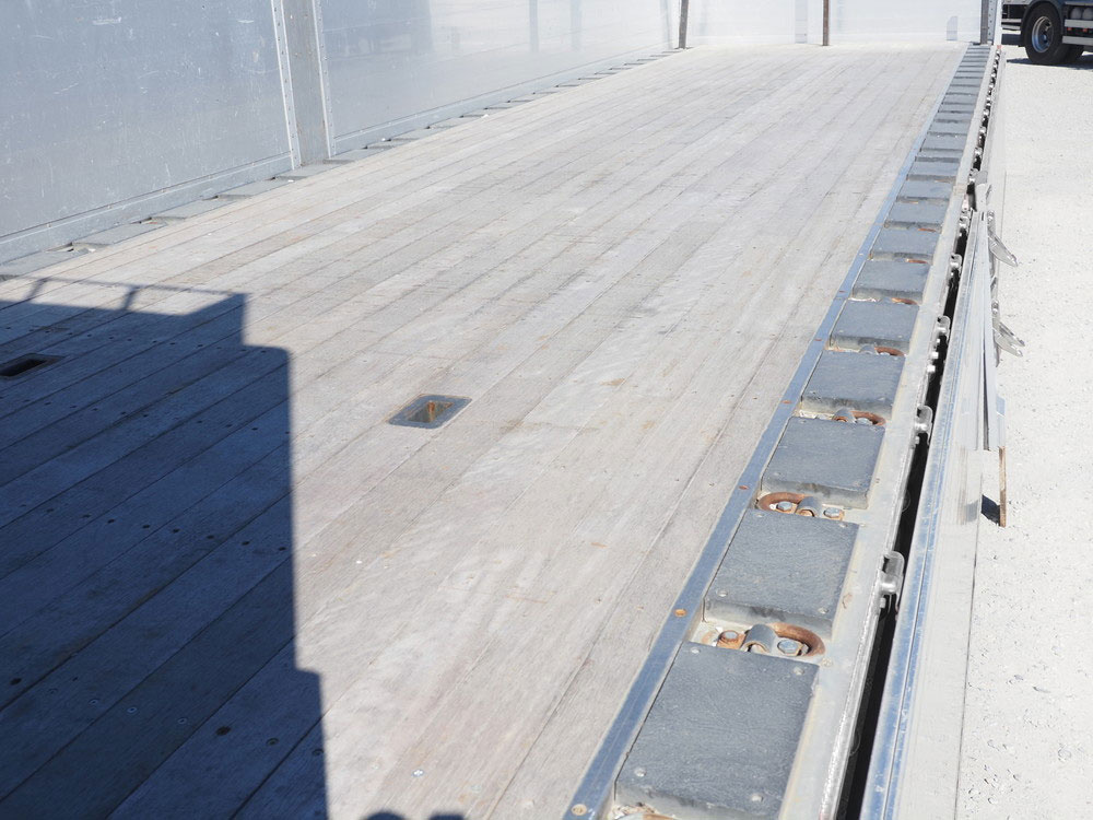 日野 プロフィア 平ボディ 大型 2DG-FR1AHG 年式 H30[写真21]