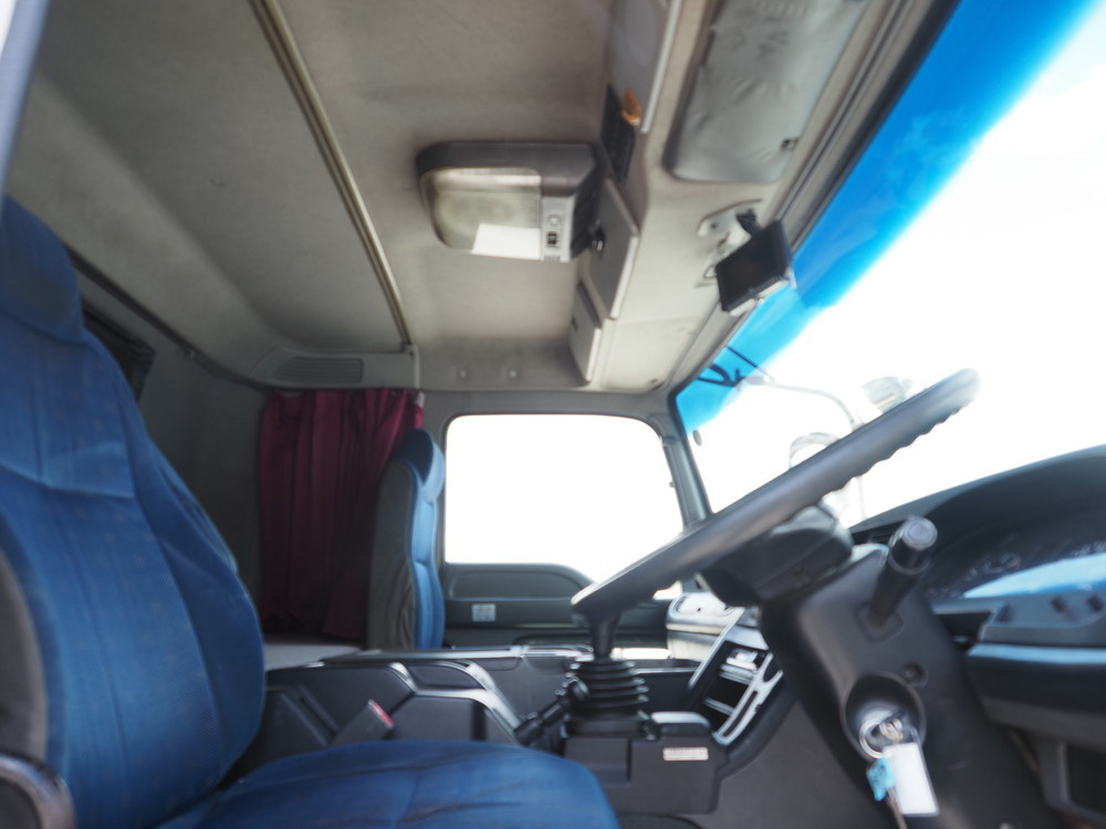 いすゞ ギガ ウイング車 大型 PKG-CYJ77W8 年式 H22[写真31]