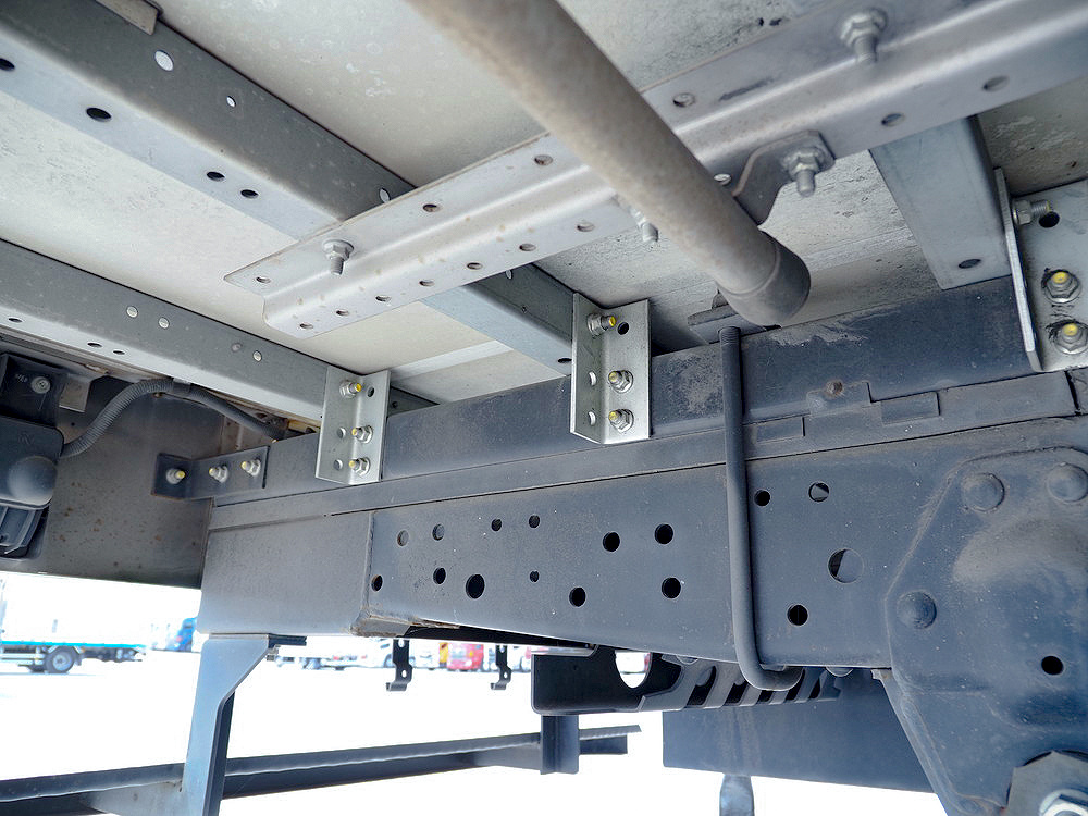 いすゞ エルフ 冷凍バン 小型 TPG-NLR85AN 年式 H29[写真17]