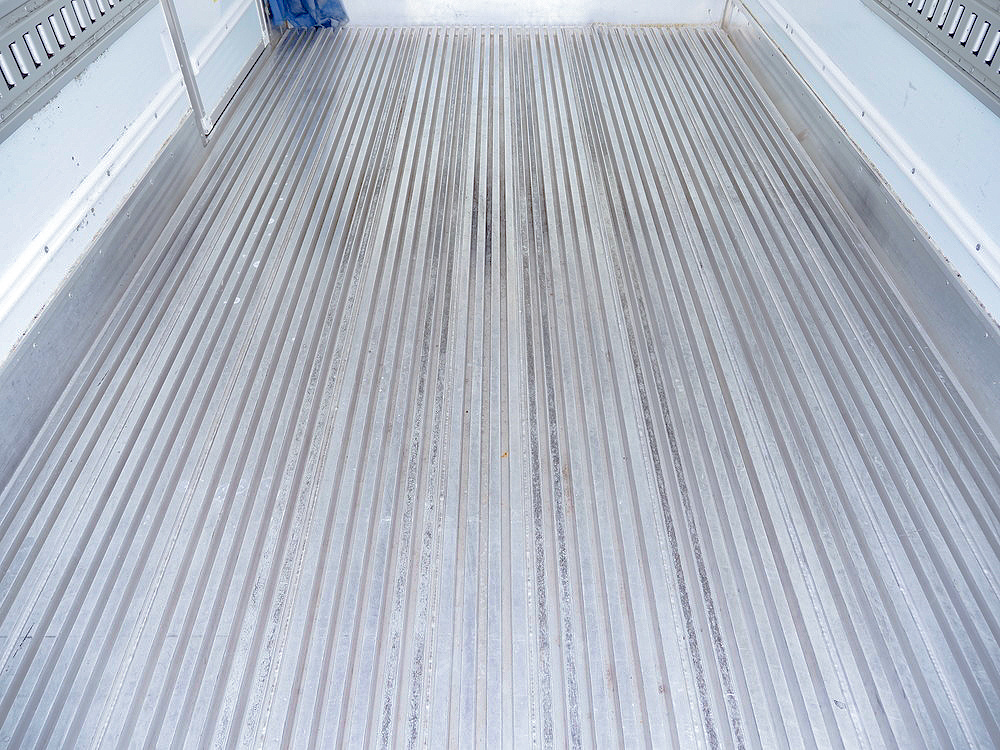 いすゞ エルフ 冷凍バン 小型 TPG-NLR85AN 年式 H29[写真03]