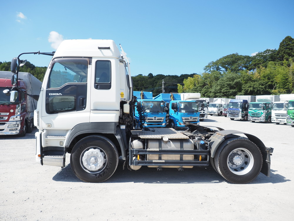 いすゞ ギガ トラクタ 大型 QKG-EXD52AD 年式 H27[写真08]