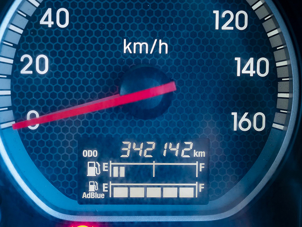 いすゞ フォワード ウイング車 中型 2RG-FRR90T2 年式 H30[写真45]