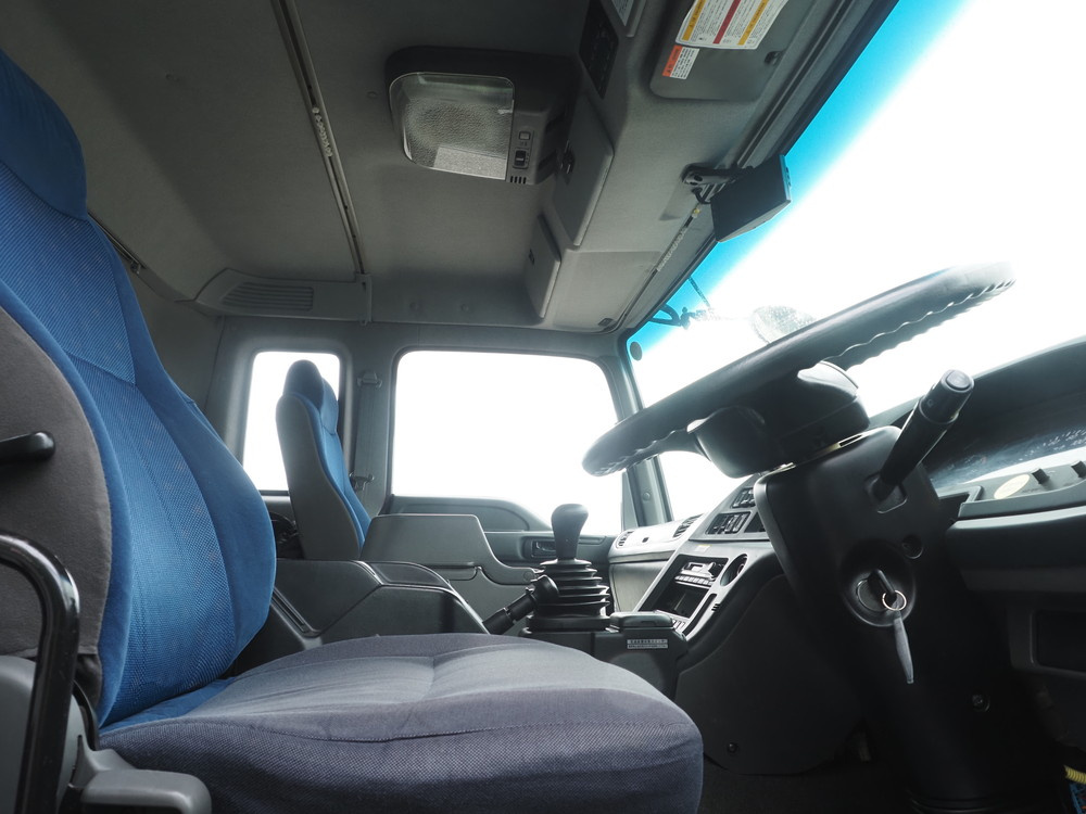 いすゞ ギガ 冷凍ウイング 大型 QKG-CYL77A 年式 H24[写真31]