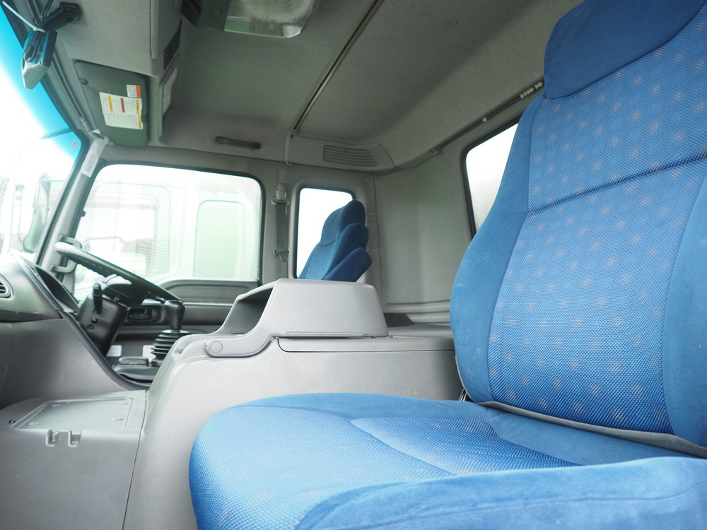 いすゞ ギガ 冷凍ウイング 大型 QKG-CYL77A 年式 H24[写真40]