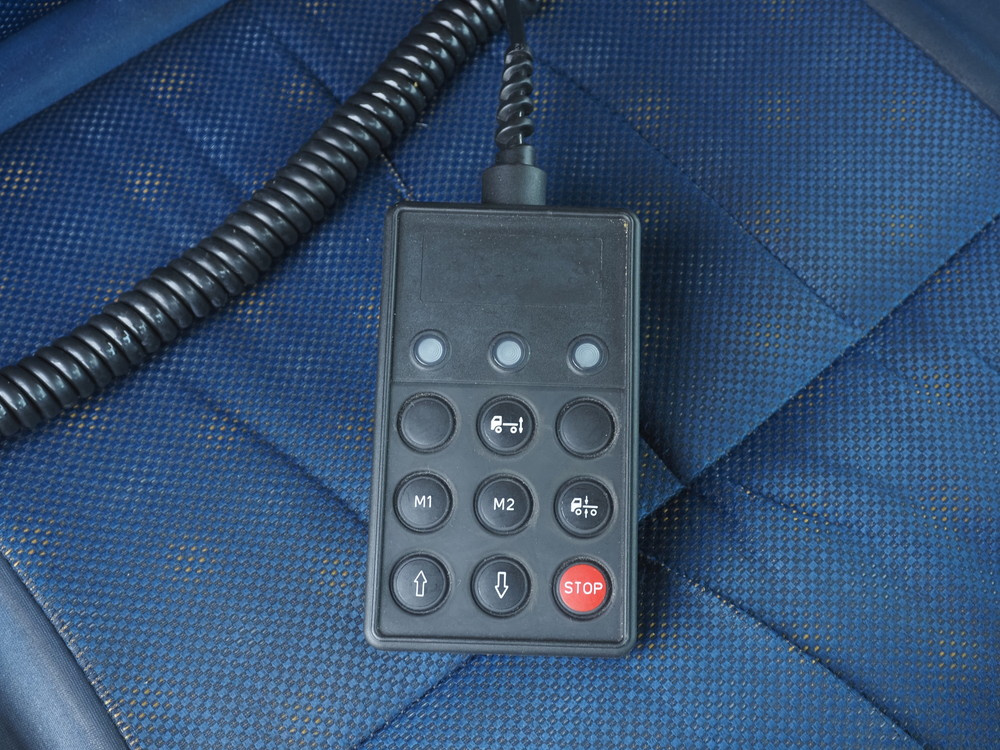 いすゞ ギガ 冷凍バン 大型 QKG-CYJ77A 年式 H25[写真27]