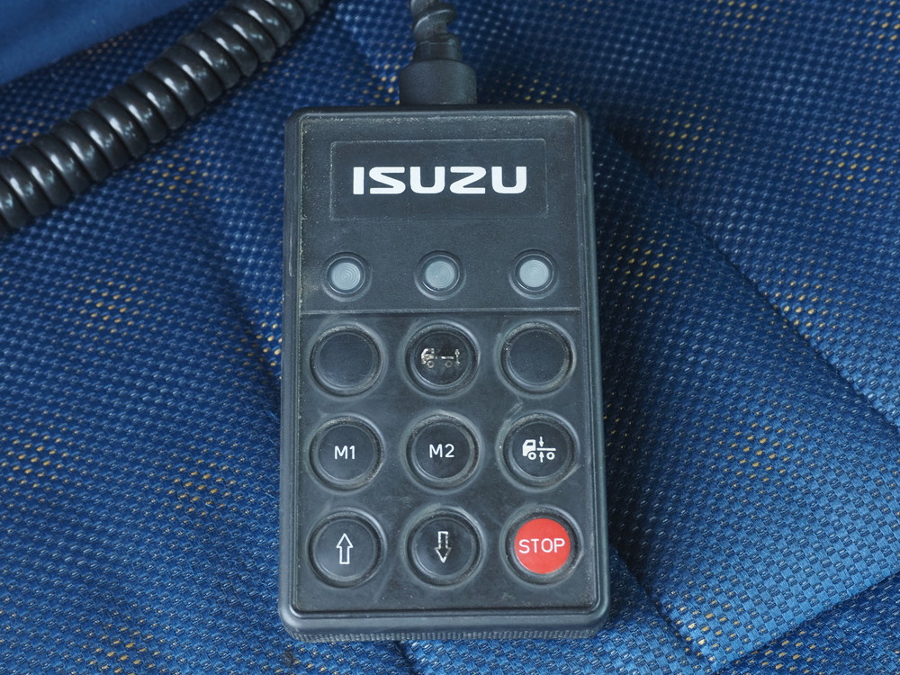 いすゞ ギガ ウイング車 大型 QKG-CYY77AY 年式 H26[写真37]