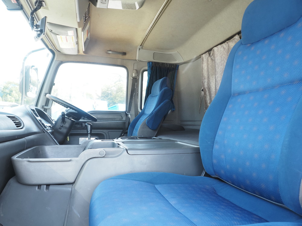 いすゞ ギガ ウイング車 大型 QKG-CYY77AY 年式 H26[写真40]