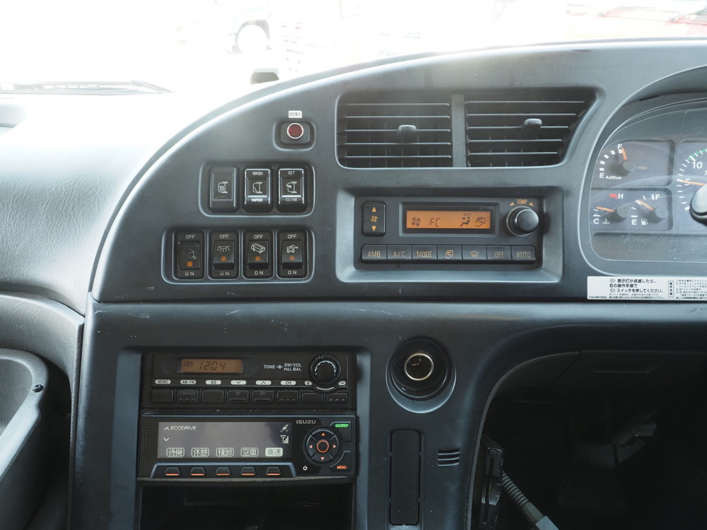 いすゞ ギガ ウイング車 大型 QKG-CYY77AY 年式 H26[写真35]