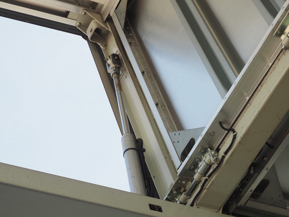 いすゞ ギガ ウイング車 大型 QKG-CYY77AY 年式 H26[写真13]