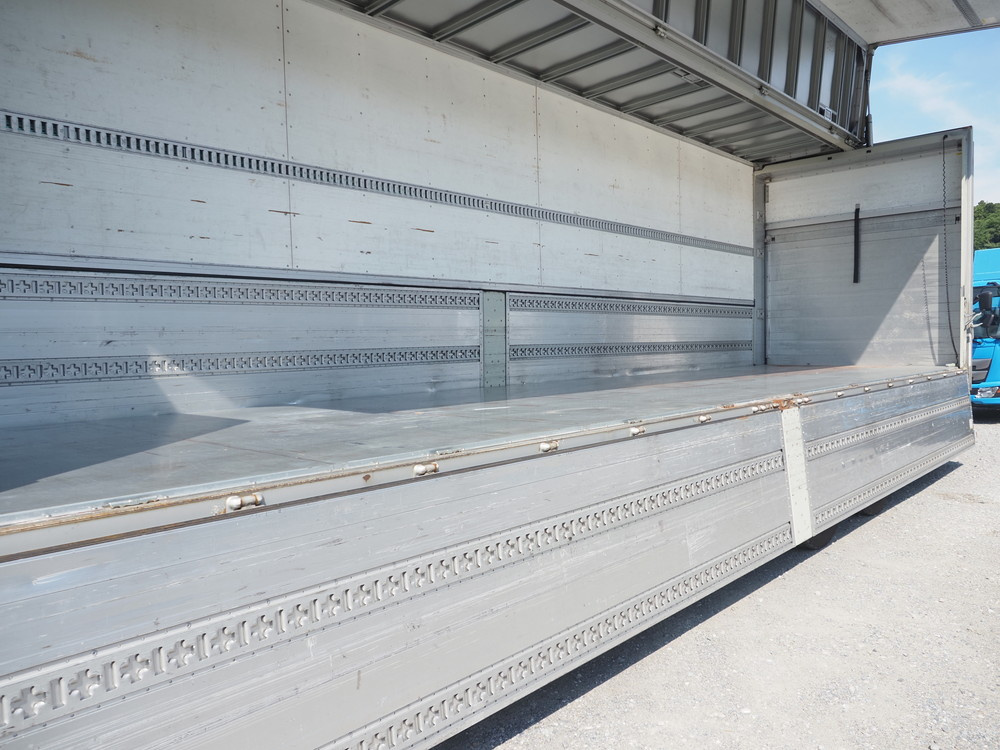 いすゞ ギガ ウイング車 大型 QKG-CYY77AY 年式 H26[写真21]